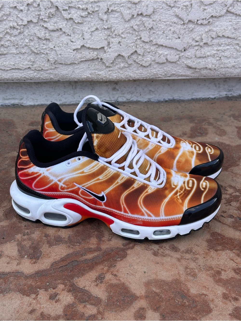 Size 8.5  - Nike Men's Air Max Plus Light Photography - Red Worn Once